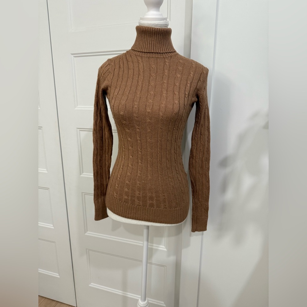 Cable turtle neck